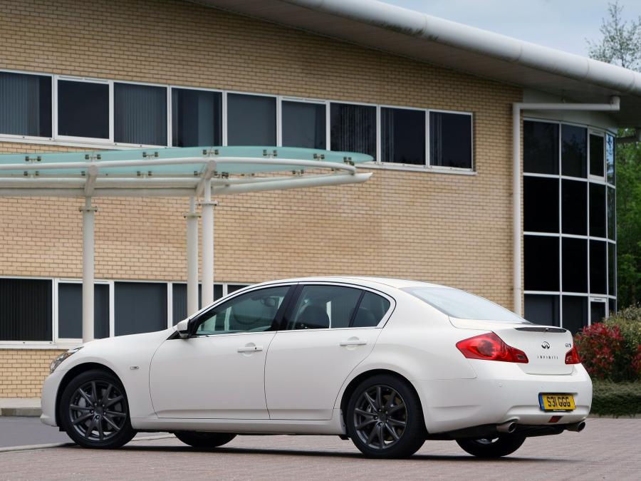  Infiniti G37 S 2010 года  (UK) (фото 3 из 4)